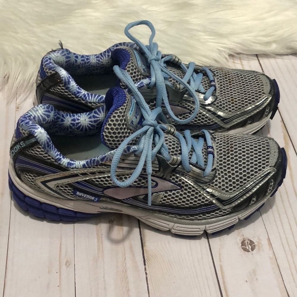 Brooks Ravenna 3 running shoes size 7.5